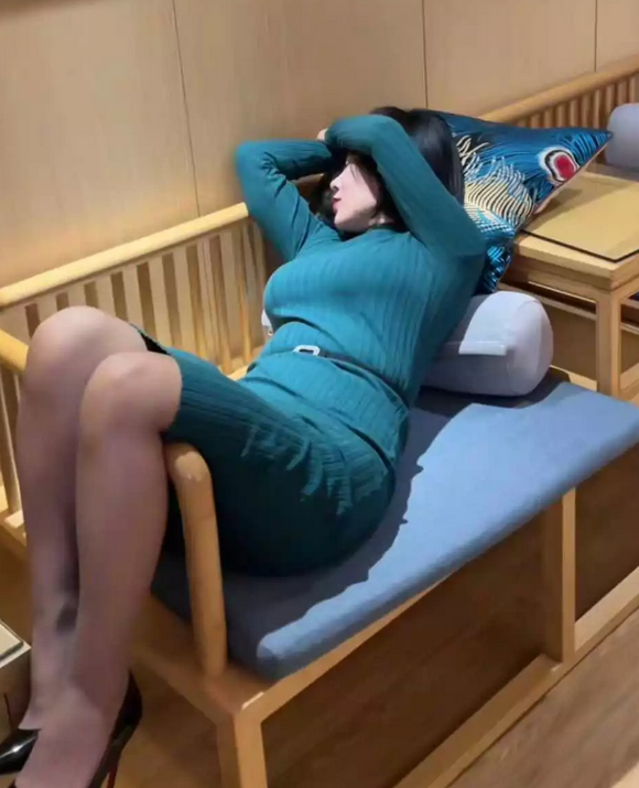 同事姐姐喝多了，下一步该怎么做呢？