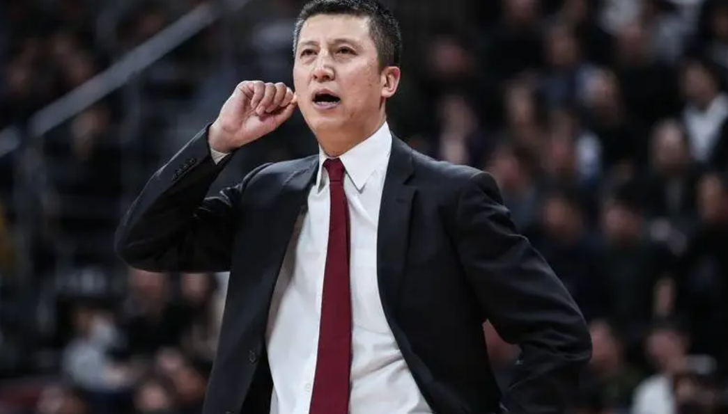 赛后辽篮主帅指责广东动作不干净？媒体人怒批！球迷呼声沸腾
辽宁队在主场以9分的优