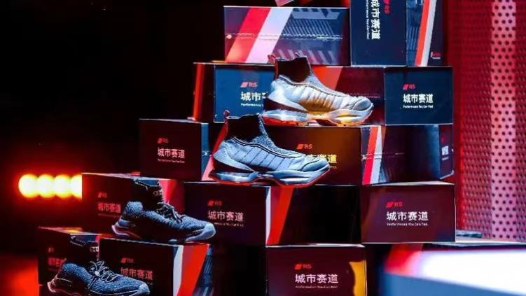 奥迪RS“地下赛道“在广州高燃启动，RS家族的燃擎气息点燃全城