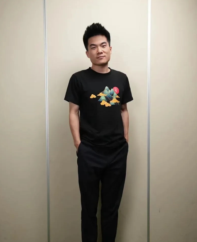 董宇辉傻眼了，孙东旭血真厚，被开除CEO，照样死不了。
俞敏洪是真厉害，留住了董