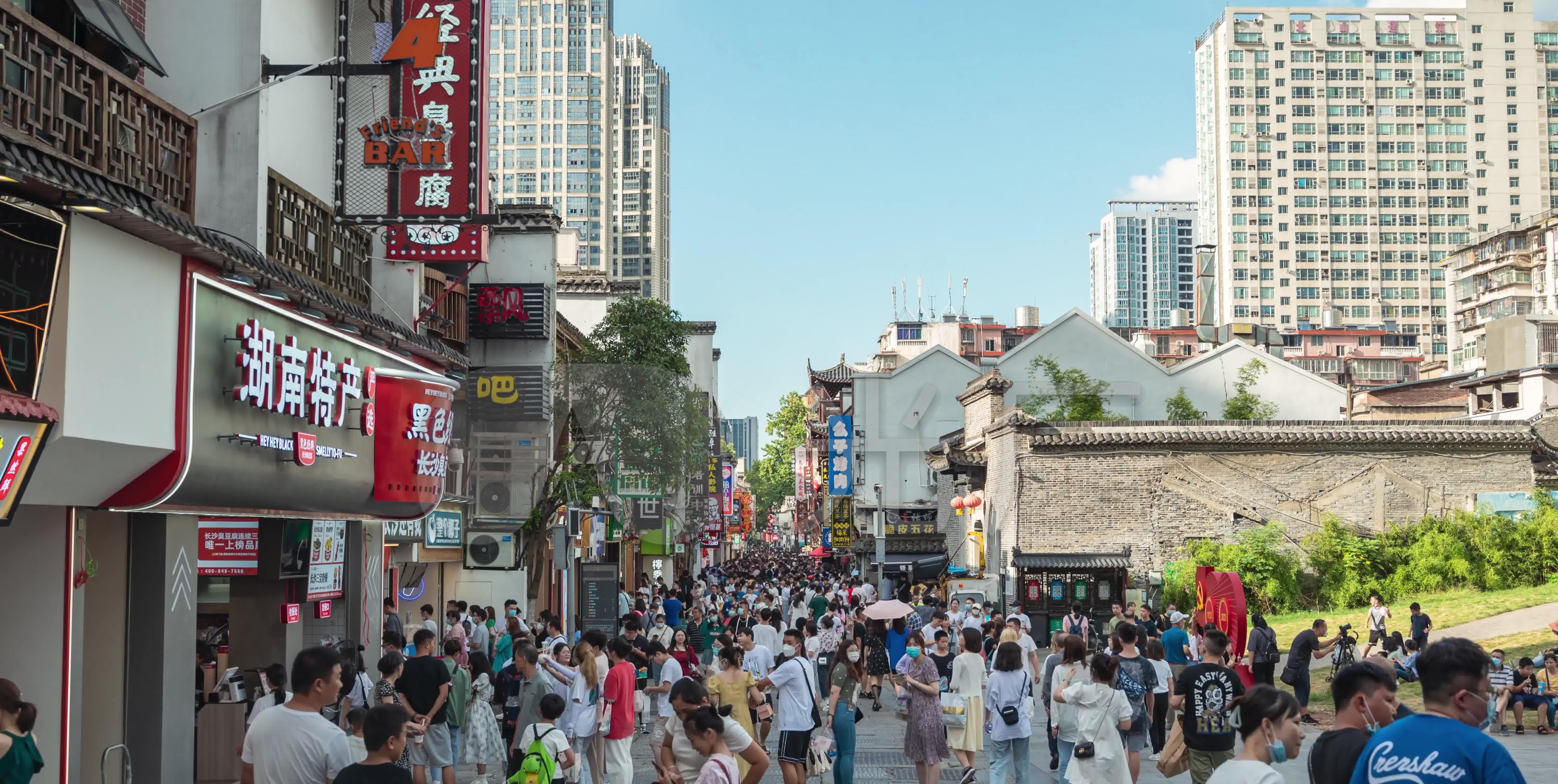 巴以冲突一起，曾经霸屏的俄乌战争就没啥新闻了。

这说明什么呢？

这说明俄乌战