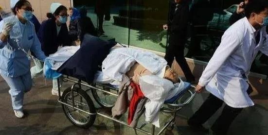 “羞死人！”辽宁本溪，60岁老汉为公司照看鱼塘，却约50岁大妈在鱼棚云雨，岂料，