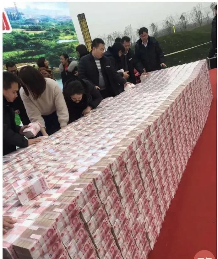羡慕，都是大手笔啊：华为年终分红770亿，人均55万；理想汽车年终奖是4-8个月