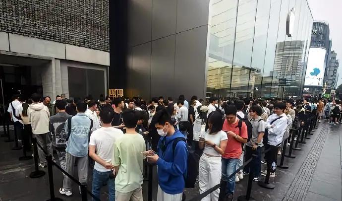 苹果高管在嘲笑他们是那又鸟！！
      看到网上报道，苹果高层说：“可能没有