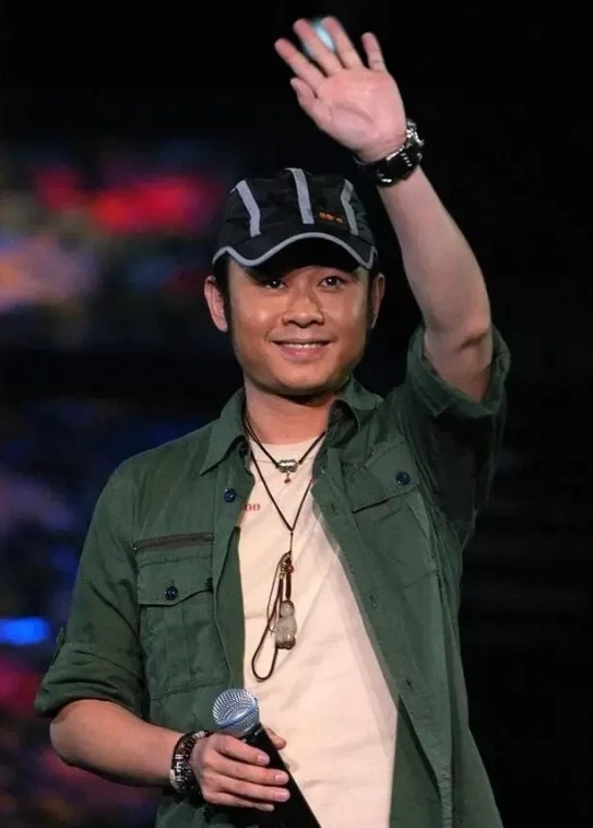 果不其然，刀郎的热度还是慢慢的衰退了，任凭网友极力挽留也无济于事。来的快去的也快