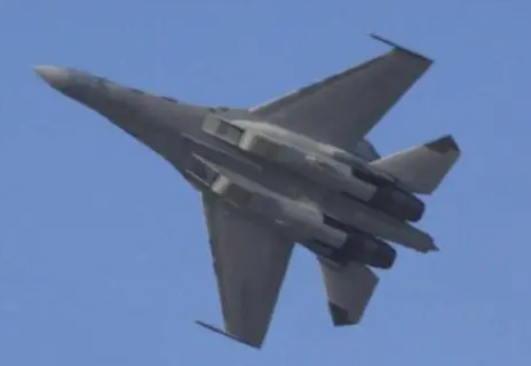歼-16和F-16V谁更强？

有好多网友在讨论对岸F-16V战机和解放军歼-1