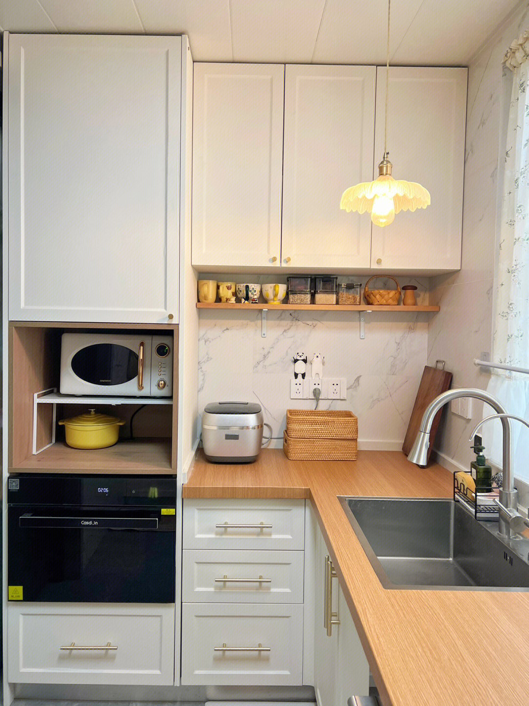 6平米原木风小厨房的装修干货
哈喽大家好呀 我是梦蝶
我家的厨房改造啦 原木风的