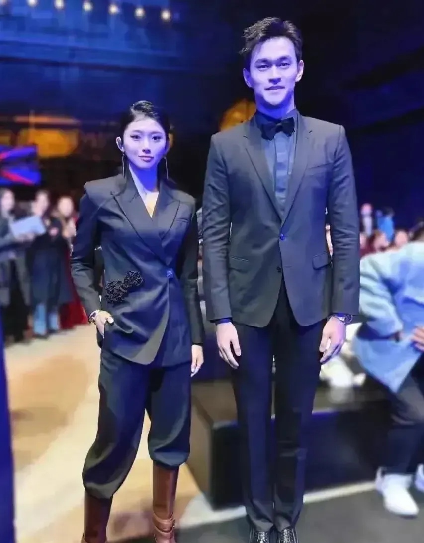 吴艳妮，没有谷爱凌的命却得了谷爱凌的病！
说实话，吴艳妮实力也是有的，但错就错在