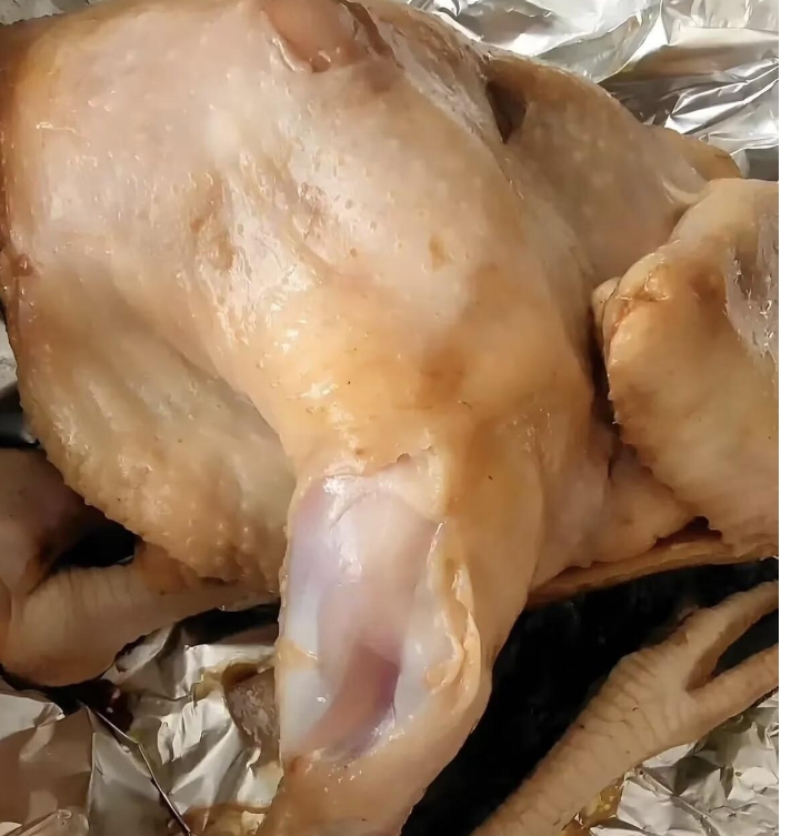 再也不点外卖了......这鸡完全就是生的
