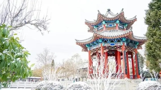 【初雪后，被山东美景刷屏啦】
伴随着新一股冷空气到来
山东大风、降温再度上线
山