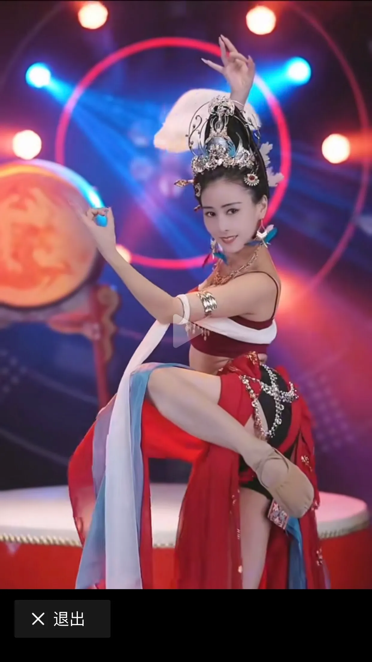 这样的美女，要100万的彩礼你愿意娶吗？
如果你把她娶回家！她会给你洗衣服，做饭