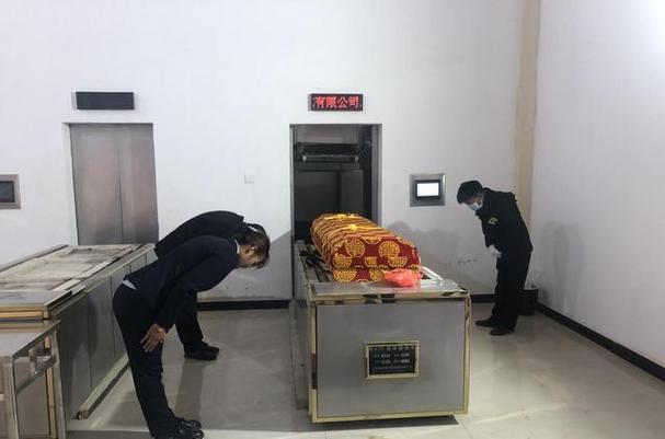 火葬场过了下午3点不火化，给再多钱也没人干？这其中有何讲究？
 
火化，这是现代