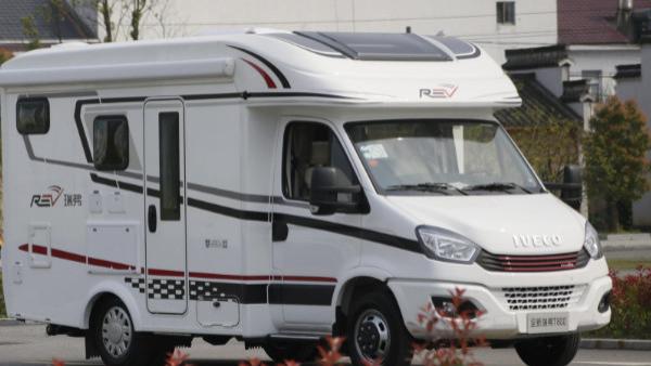 四驱越野房车又出新车型，加装空悬舒适超棒，全铝轻量化车身