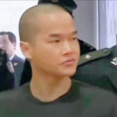 张扣扣临行刑前，见了他爸爸最后一面，和他爸爸说，我做这个事绝对不后悔，当兵时是国