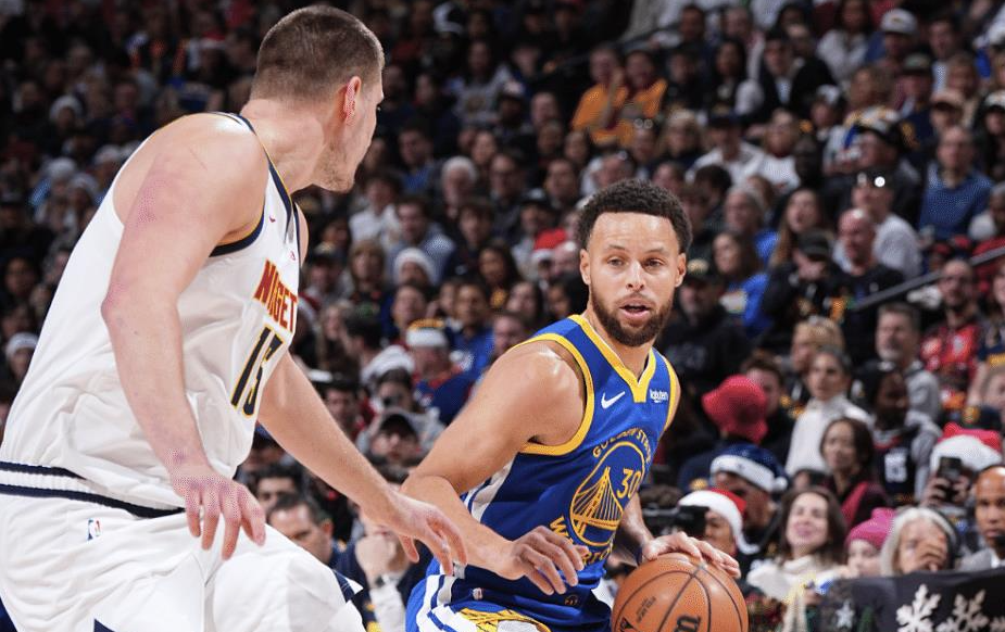 圣诞大战，勇士无缘6连胜！勇士114-120掘金，无法忽视的几件事：
1、“水花