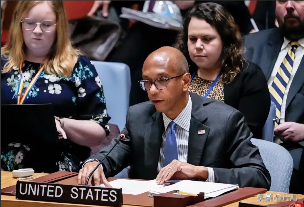 不可思议！13票赞同仅美国1票反对。联合国安理会就巴以问题再次召开紧急会议，会上