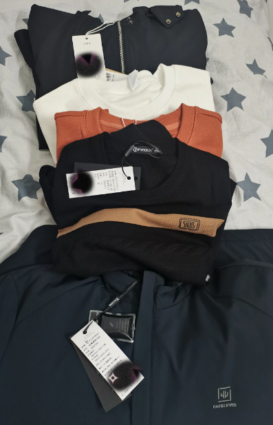 我很对不起我老公，这些年他一个人在外面打拼，我在家上班负责管娃上学，家里房贷人情