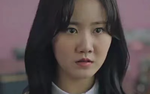 我妈刚过世不久，我爸就迫不及待把继母领进门，还有了个新女儿