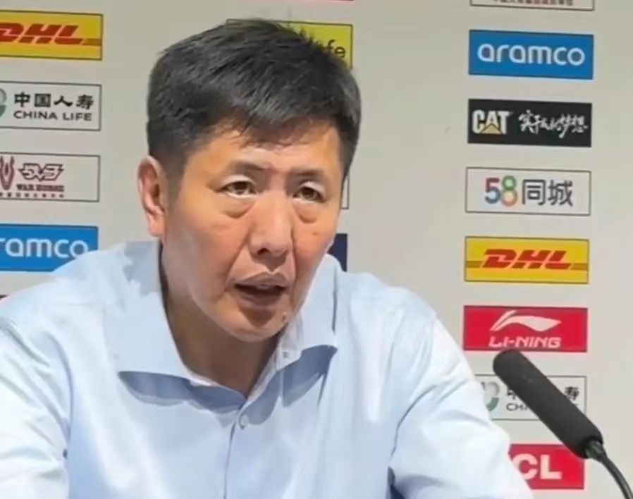 CBA三轮比赛战罢，被喊下课的教练已经出现：
1、山东主教练：丁伟
丁伟呼声最高