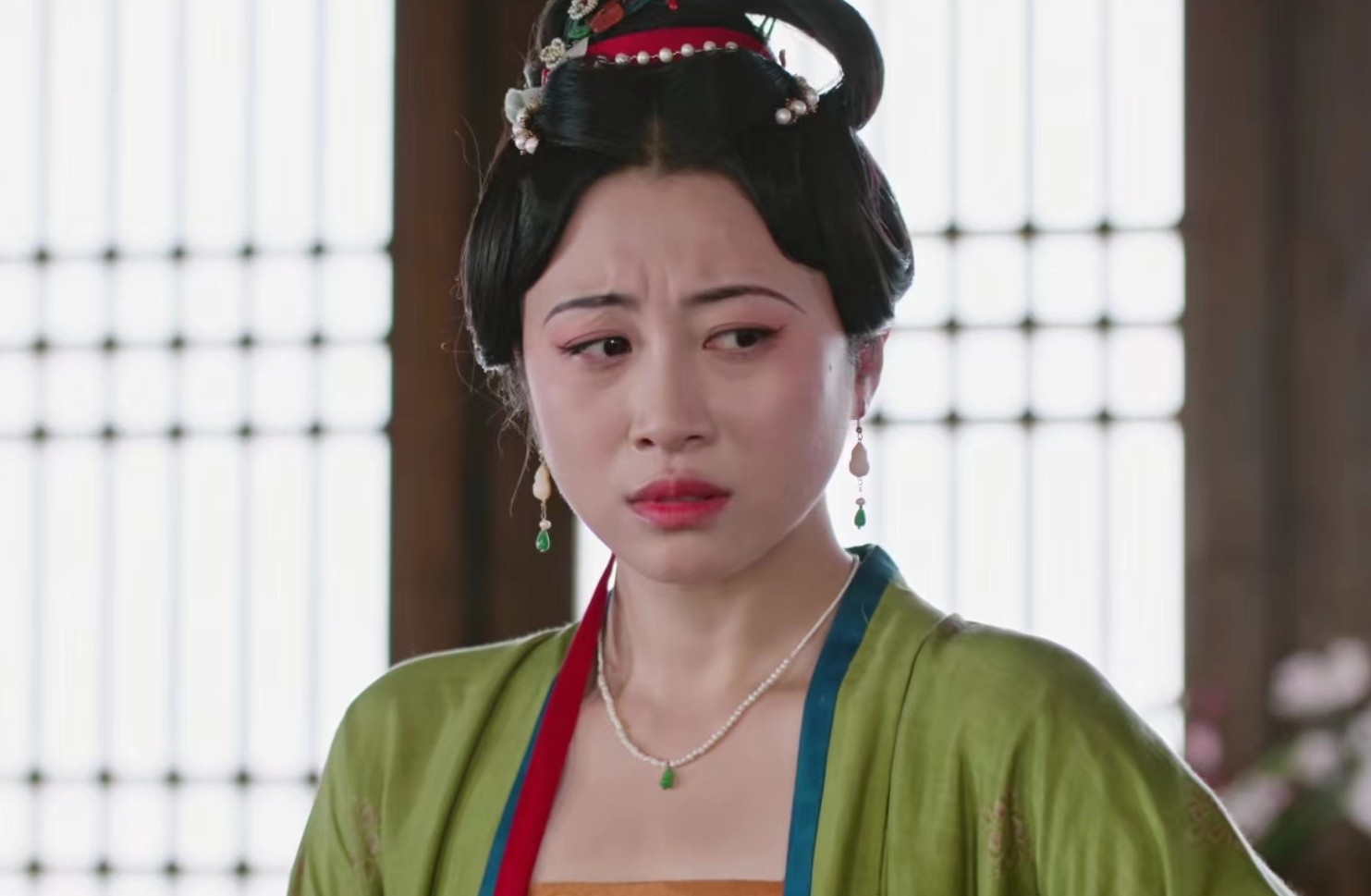 《兰闺喜事》的剧情背景和历史上哪个朝代最为类似？

第一，唐朝女子地位较高，穿衣