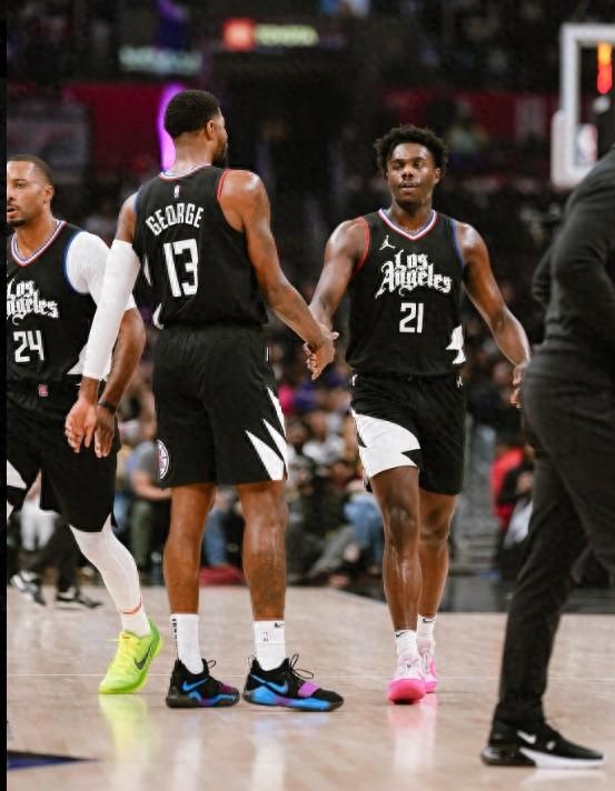  NBA常规赛，快船主场111-102战胜掘金，简单总结下比赛！

1.哈登和伦