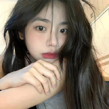 巨奶思的慵懒感头像 ​