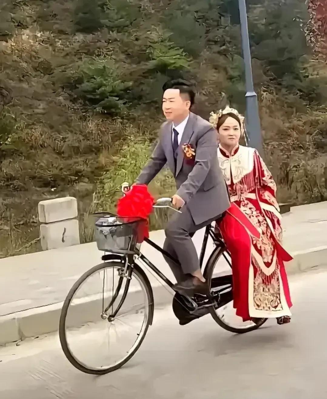 穿最漂亮的衣服，骑最原始的交通工具，不被虚荣心欺骗，不被资本运作忽悠，做最聪明的