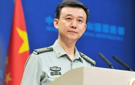 国防部再次对菲发出警告，中方始终致力于通过对话协商解决分歧，共同维护海上稳定，但