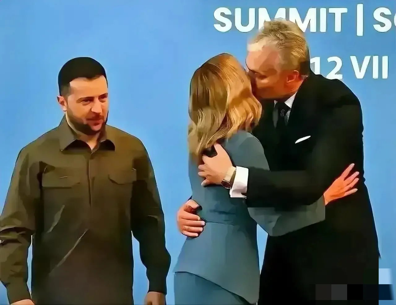 最近，立陶宛总统瑙塞达在出席乌克兰举行的一场公开活动中，与乌克兰第一夫人叶莲娜.