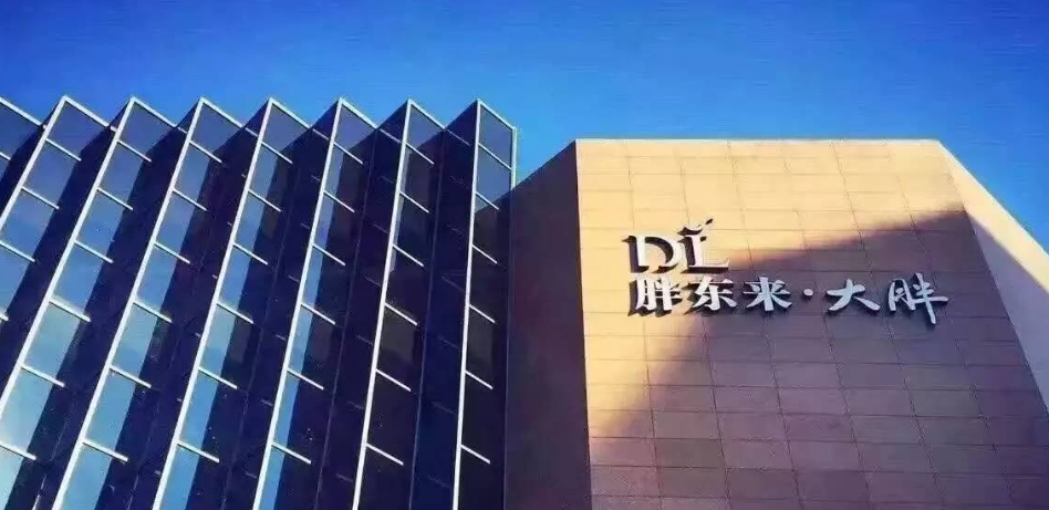 在当今社会，企业的竞争越来越激烈，很多企业为了追求利润，不惜牺牲员工的权益和顾客