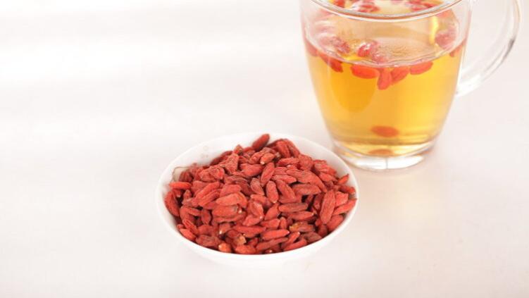 枸杞|43岁男子坚持每天吃枸杞降血糖、养肾，3个月后健康情况如何？