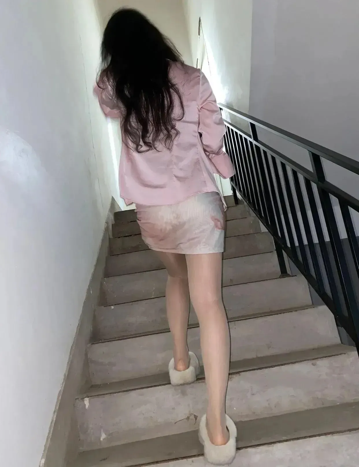 我有一个无能的丈夫，今年失业了，去跑滴滴。
我每天早上5点左右起床做早餐，6点3