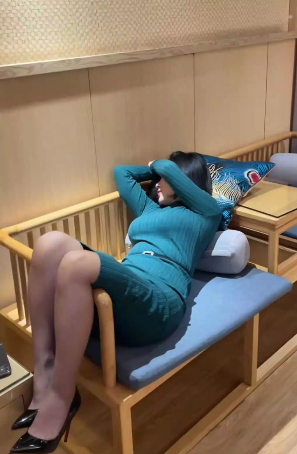 同事姐姐喝多了，下一步该怎么做呢？