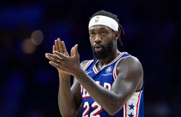 今天费城76人球员贝弗利在自己的博客节目中谈到了他对于季中锦标赛的看法，贝弗利表