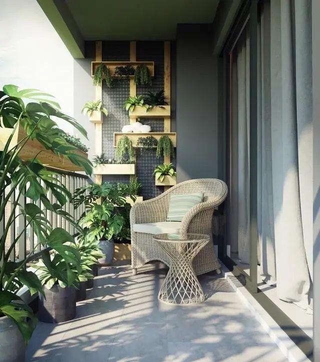 大夏天的要是在阳台稍稍休闲下，
简直就像是在