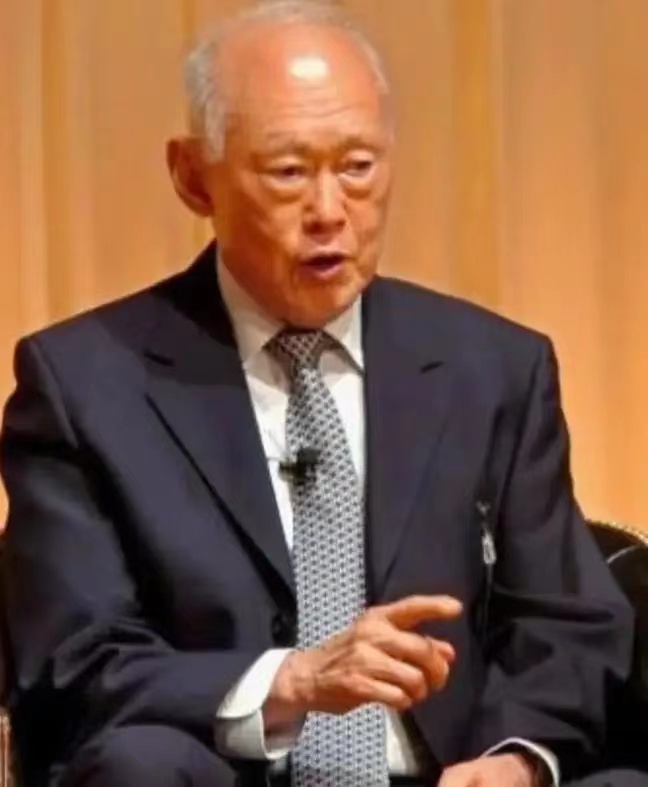 新加坡前总理李光耀曾言：“反贪并非难事。当官员拥有超越工资之外的庞大财富，便是贪