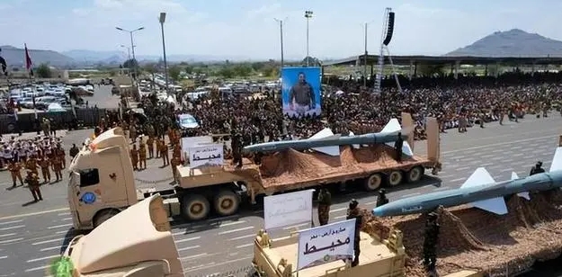 俄乌冲突是美国给俄罗斯挖坑，俄罗斯不得不跳下去，没有办法。风水轮流转，现在该轮到