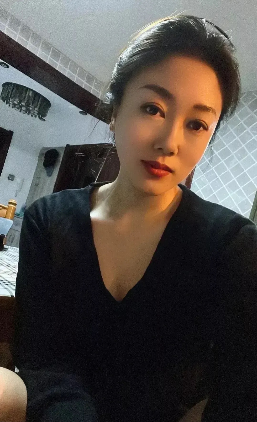 告诉男人一个扎心的事实，
女人拒绝被你撩，
往往会有以下3个反应，

冷漠和疏远