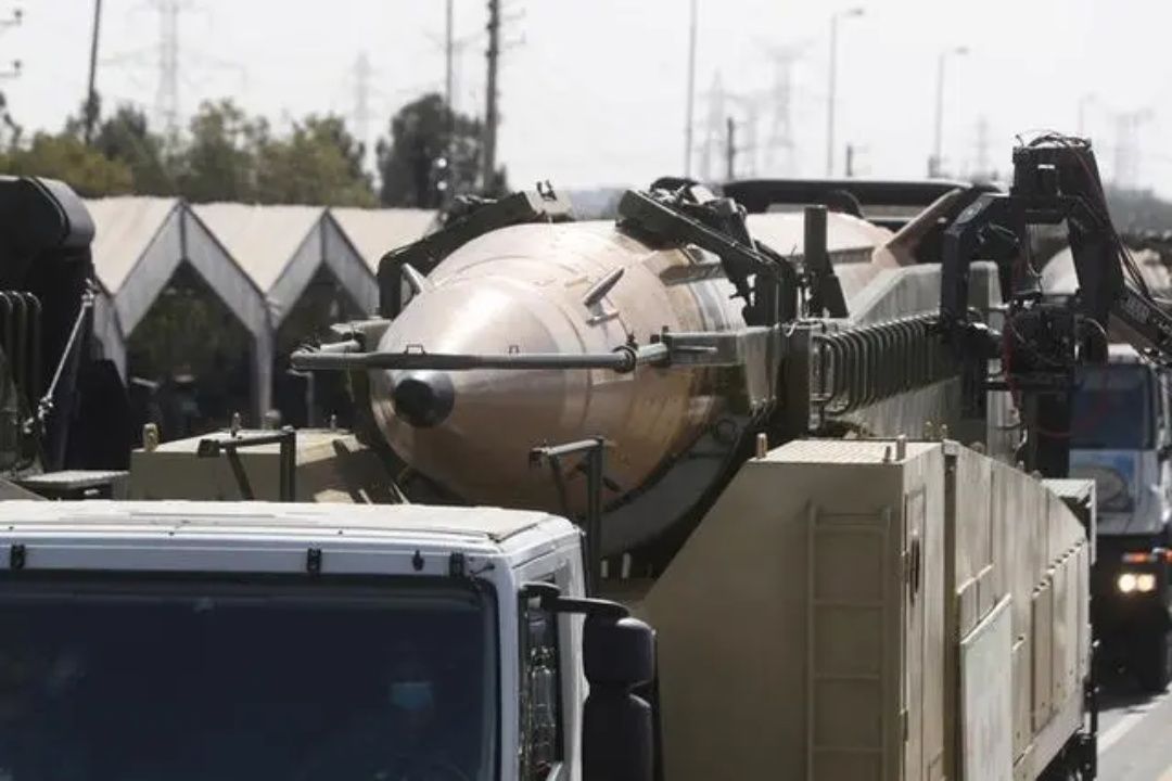 俄战机黑海立威, 还有两帮手分担压力, 英美拉响战争警报