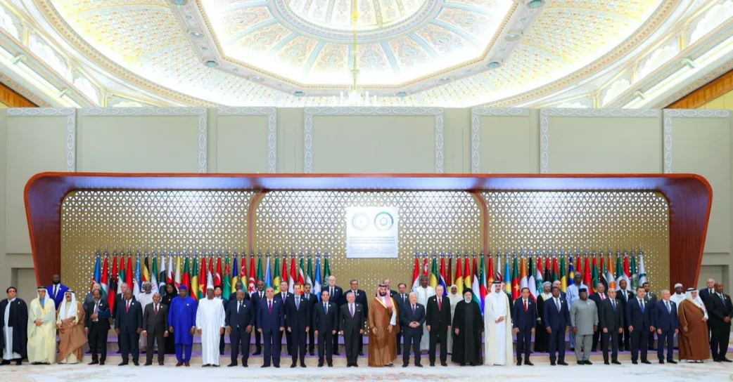 伊斯兰大团结梦碎，紫色斡旋却遇波折，中东危机或重演朝鲜半岛模式
随着巴以冲突的升