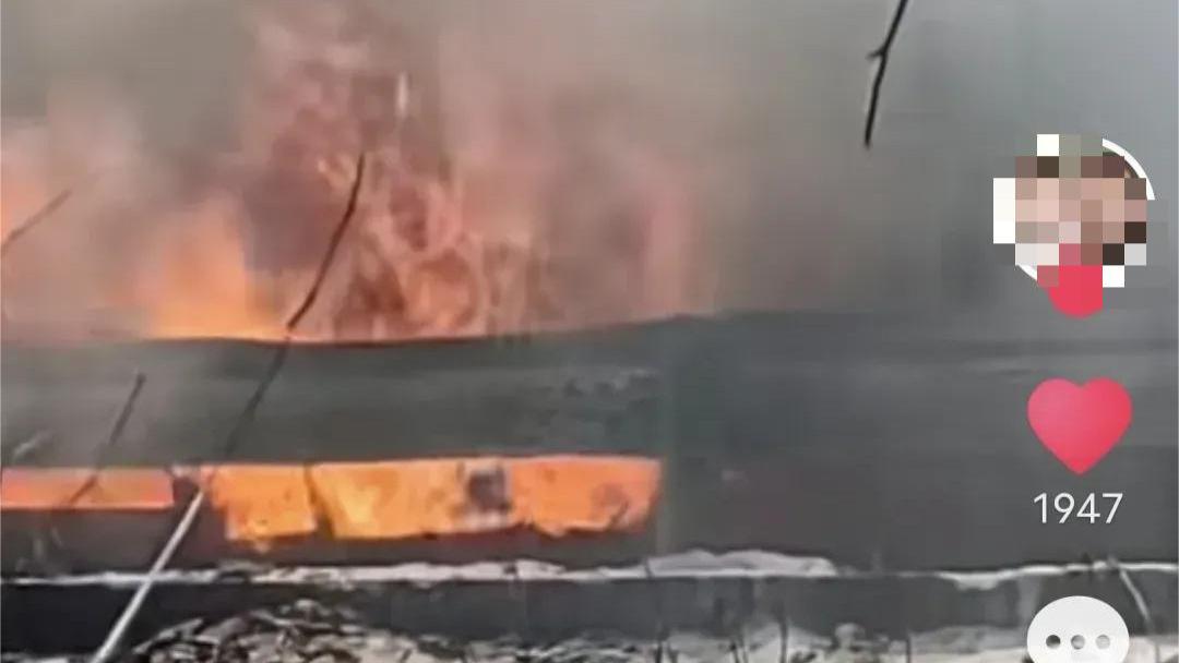 G15沈海高速发生一起两车相撞事故，司机活活烧死！路人：救不了