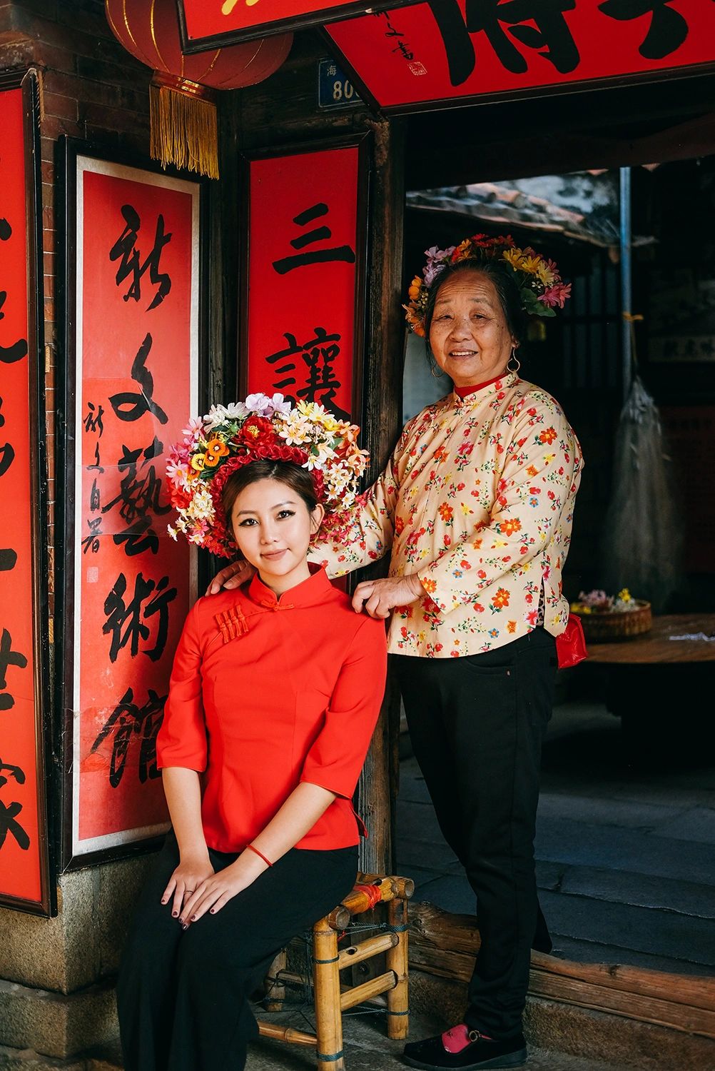 来泉州必体验的蟳埔簪花‼️
从深圳坐4个小时的高铁逃离大城市
来到福建泉州这个慢