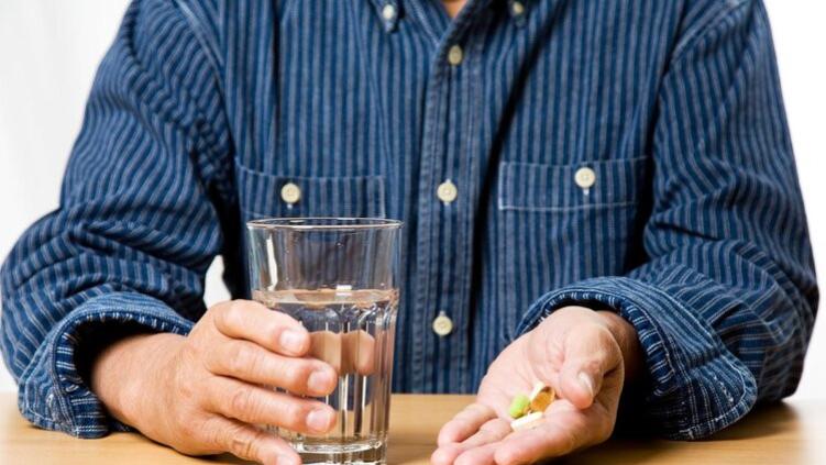 吃降压药10年，发生肾衰竭！医生说他犯了3个关键错误，值得反思