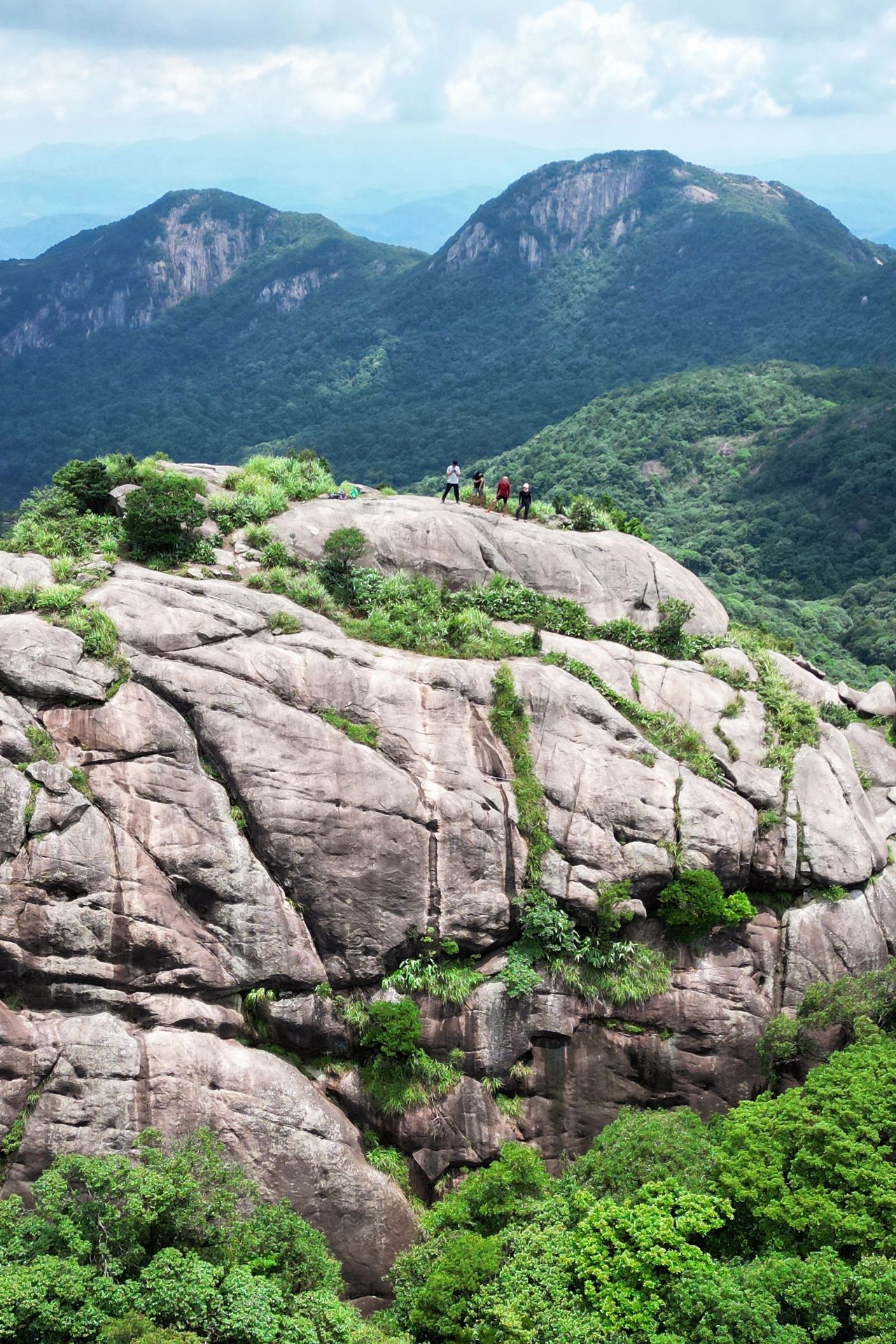 广州户外｜五指山-三角髻-老虎头重装连穿
