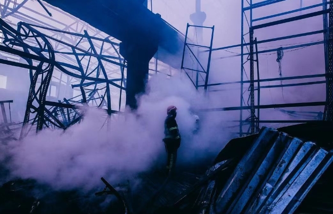 跨年夜空袭，俄军1月1日凌晨，对乌克兰十多个城市发动空袭行动。俄罗斯2年打不服乌