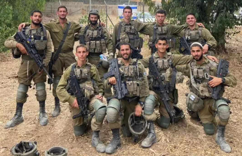 11月1日，以色列方面公开了一张以色列国防军军人集体合影的照片，这种照片的以色列