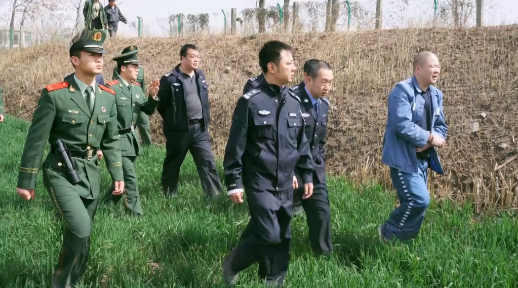 盗墓贼挖皇后陵被抓，服刑七年后再次招供，他还挖了一座宰相墓。

在陕西有个摸金校