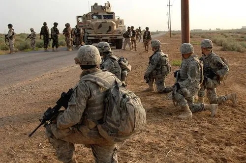 现在美国和伊朗正在中东地区争夺势力范围，对于拜登来说，他不愿意做帝国的裱糊匠，不