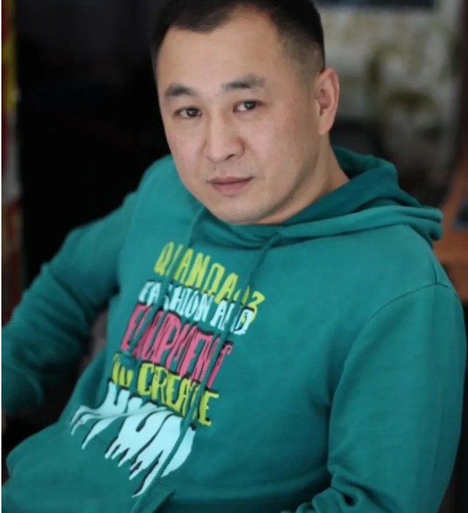 84年的我，现在选择躺平，不舔任何人。
1. 帐户存款75万。
2. 每月工资5