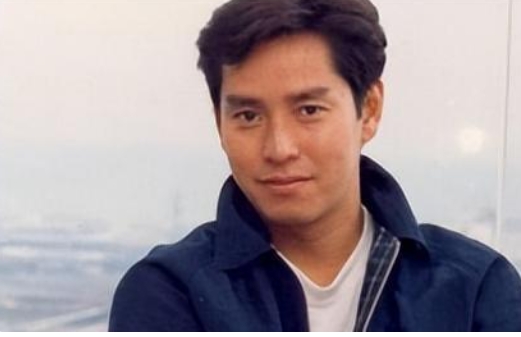 ○1996年，丁克的谭咏麟突然对妻子杨洁薇说“我把10亿家产都给你，我要让儿子回